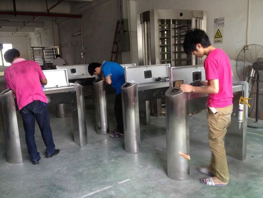 Openlucht Elektronische Turnstile van de Ingangsdriepoot Poort, de breedte van het 600 MM.kanaal