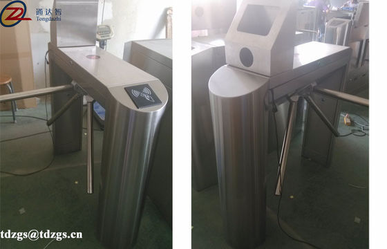 Openlucht Elektronische Turnstile van de Ingangsdriepoot Poort, de breedte van het 600 MM.kanaal