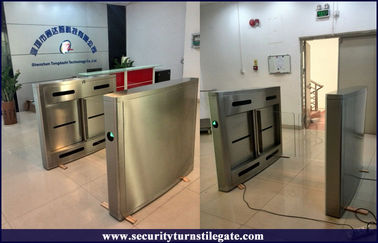 De automatische Metroturnstile poort van de schommelingsbarrière voor rolstoelen, roestvrij staal 316