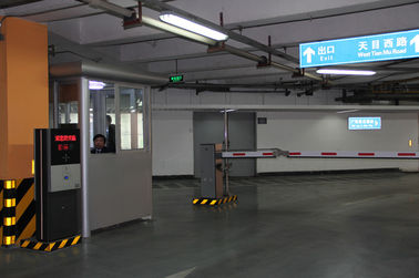 Het vouwen van van de de Hoogtegrens van de Barrièrepoort Op zwaar werk berekende het Voertuigcontrole fjc-D627